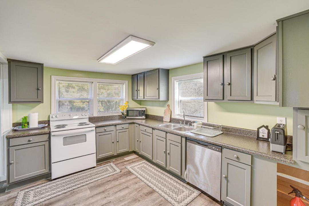 Photo of Kitchen in Guntersville