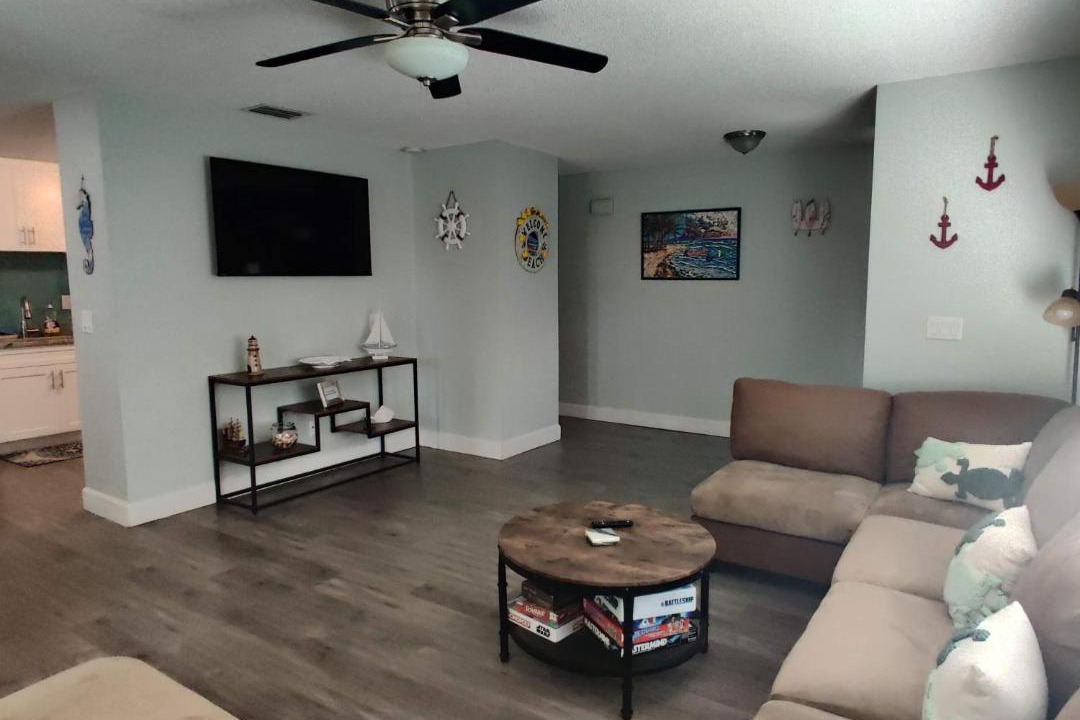 Photo of Livingroom in Indialantic