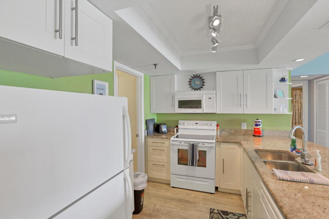 Photo of Kitchen in North Redington Beach