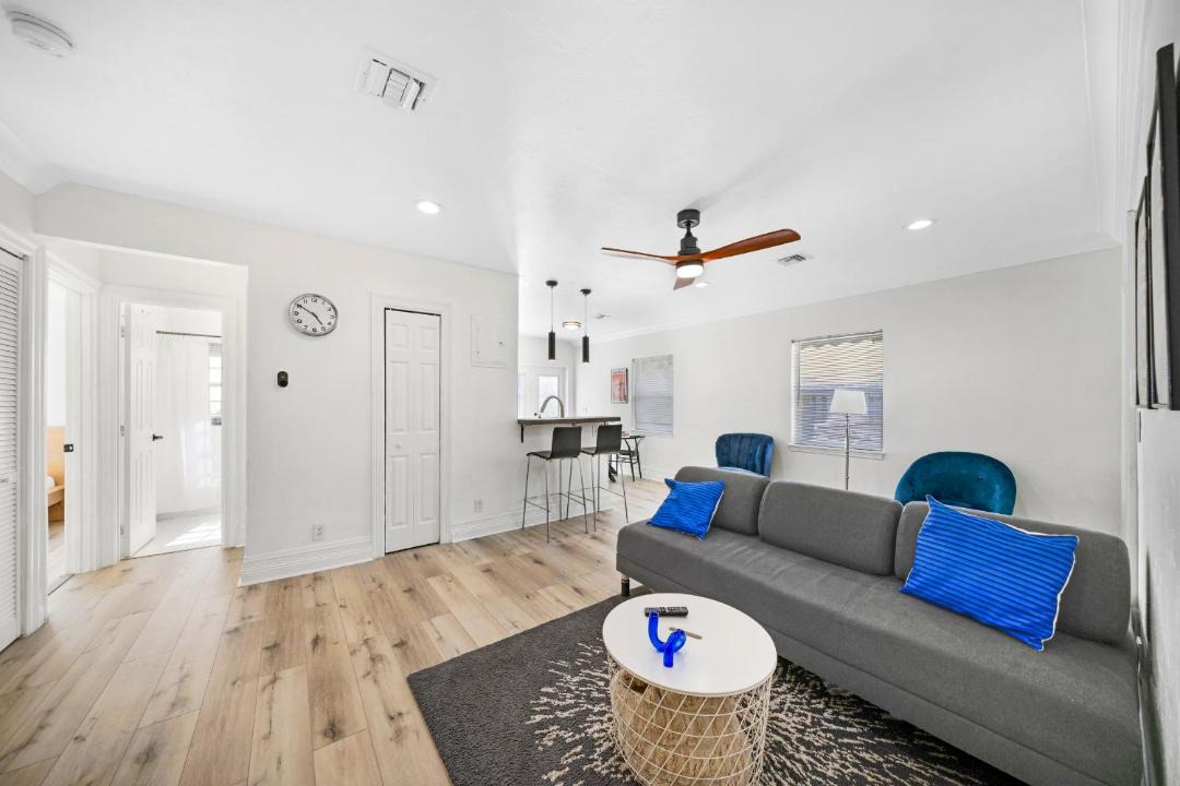 Photo of Livingroom in Poinsettia Heights