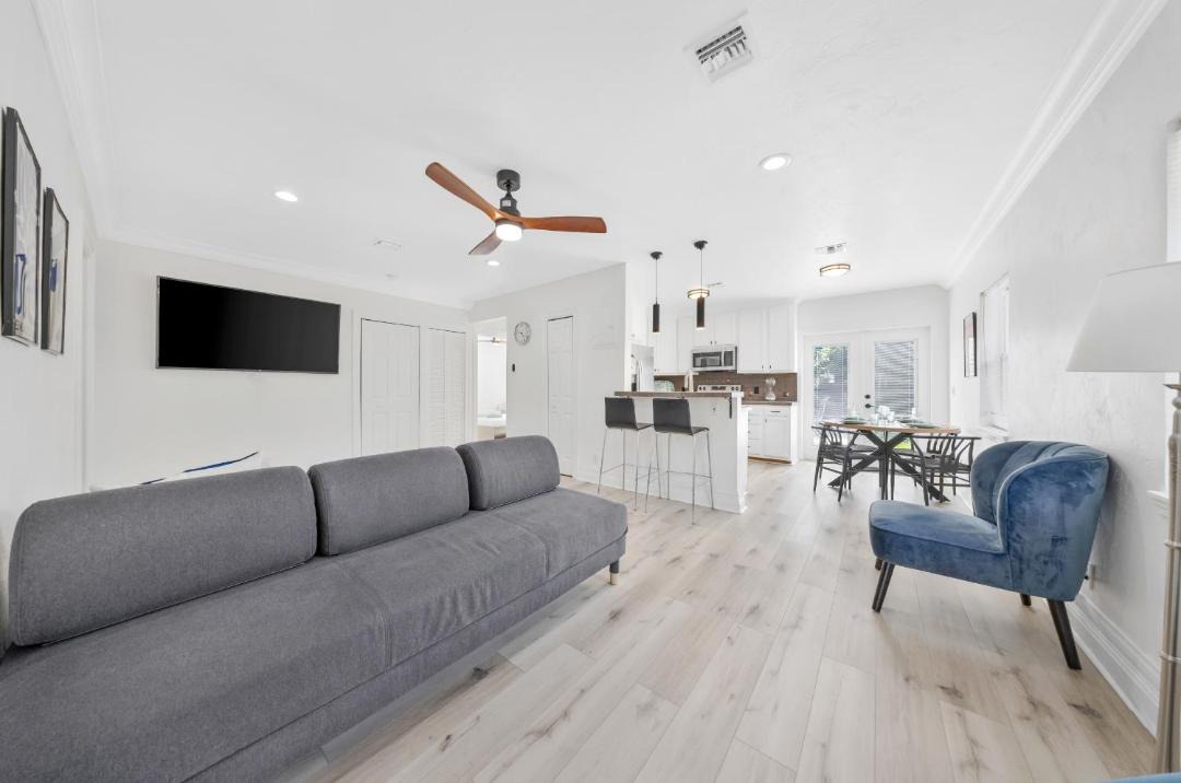 Photo of Livingroom in Poinsettia Heights