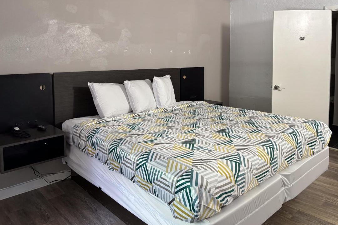 Photo of Bedroom in Tallahassee