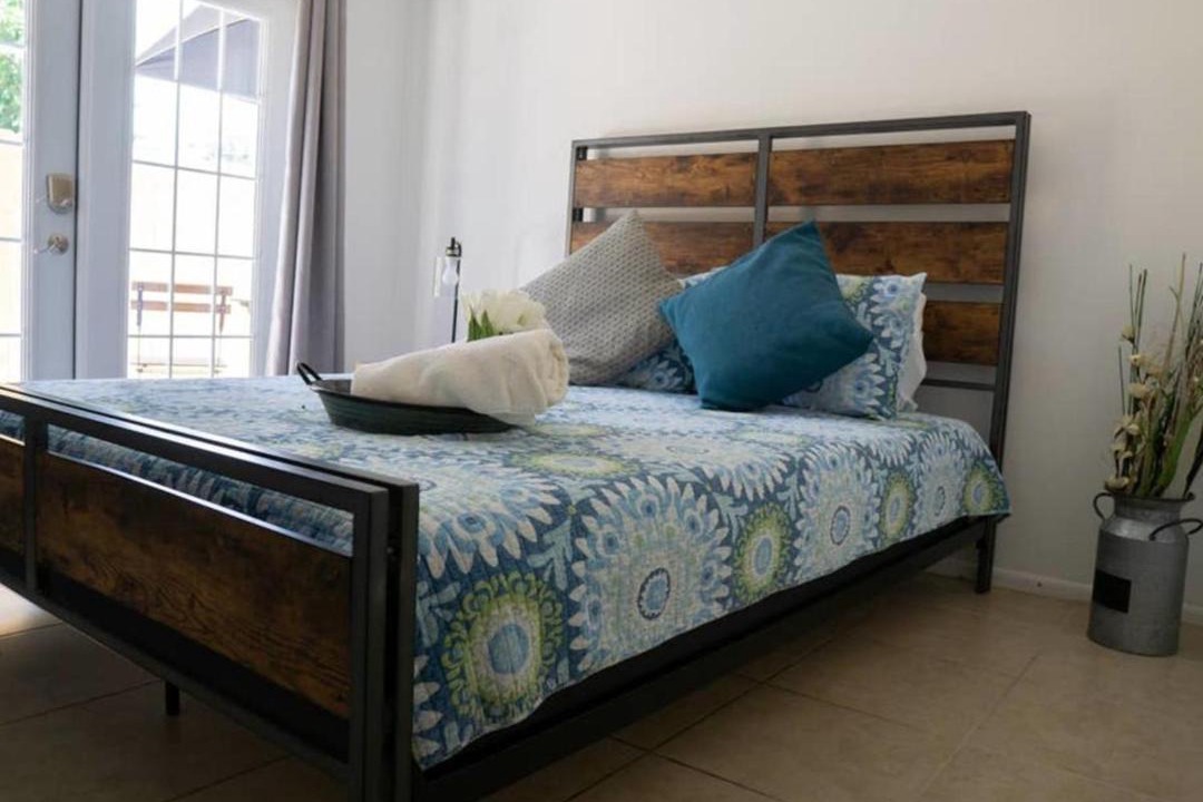 Photo of Bedroom in Carver City - Lincoln Gardens