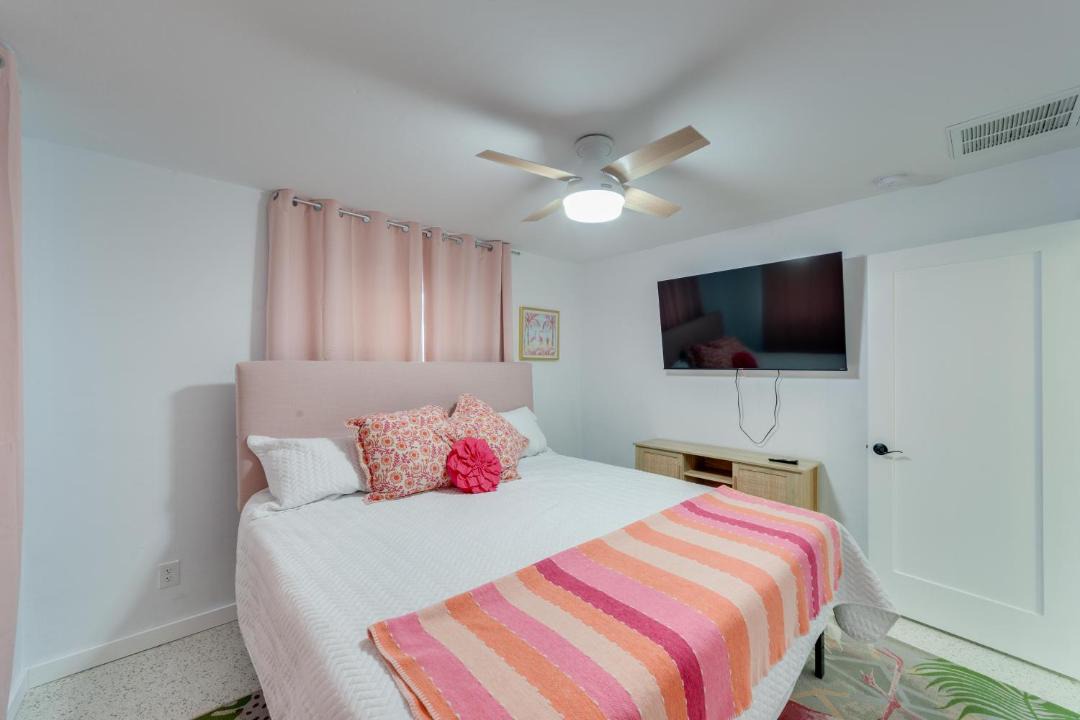 Photo of Bedroom in Mid Island