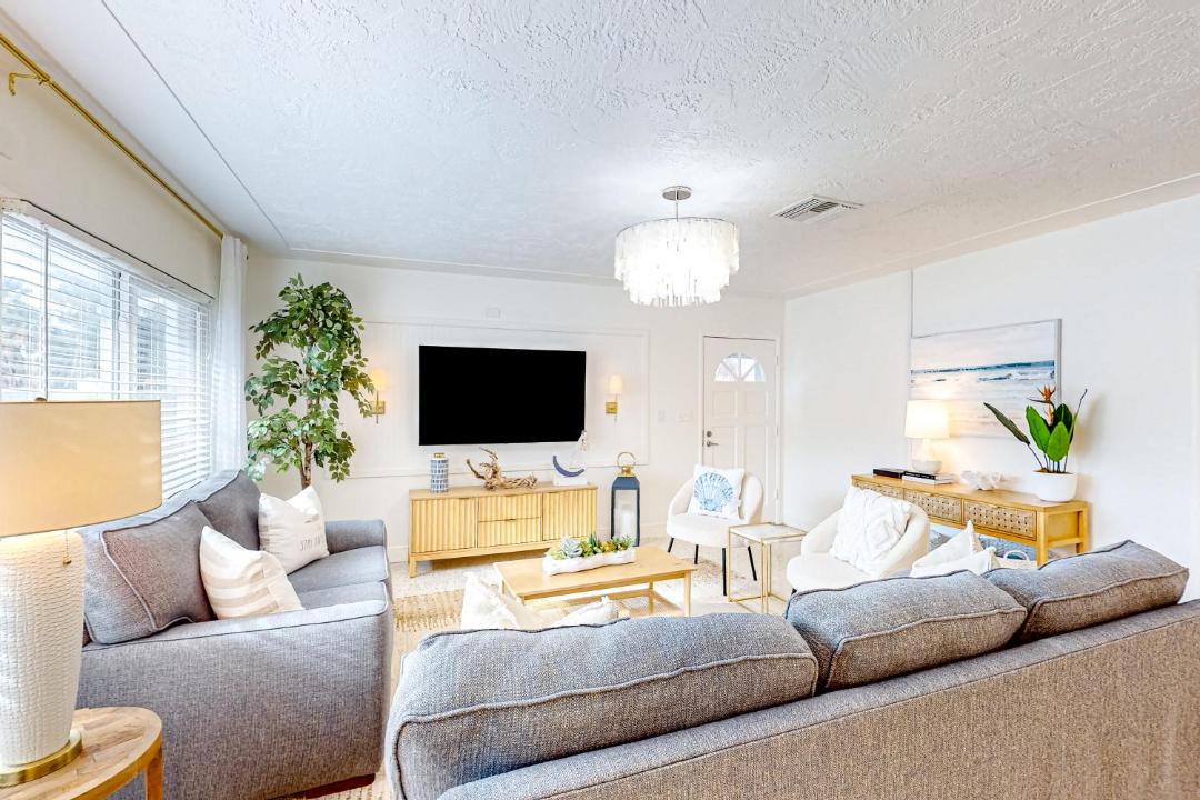 Photo of Livingroom in Redington Shores