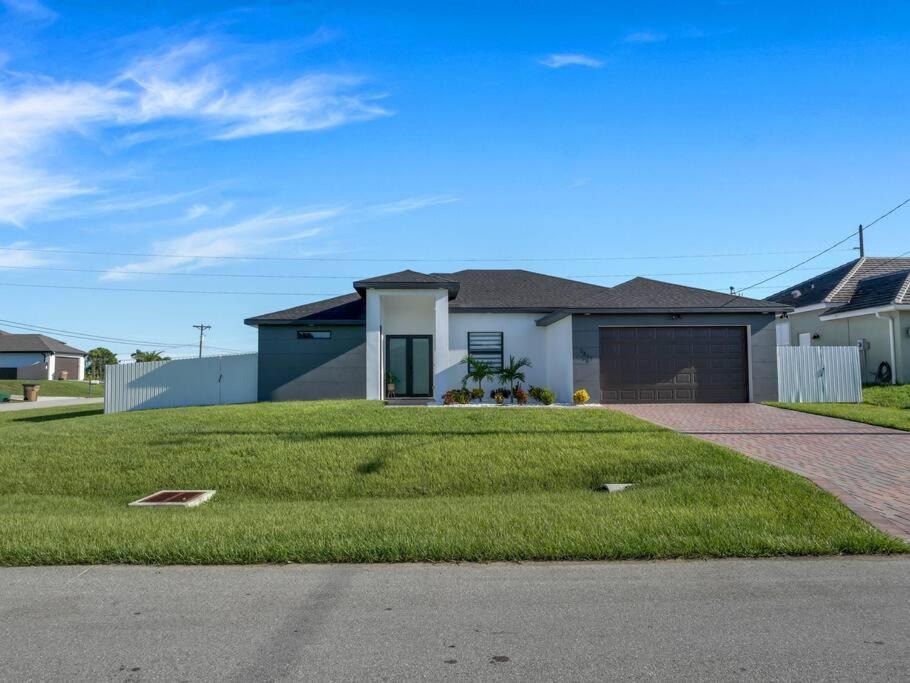 Photo of Buildings in Mariner