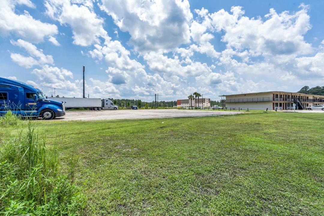 Photo of Others in MacClenny