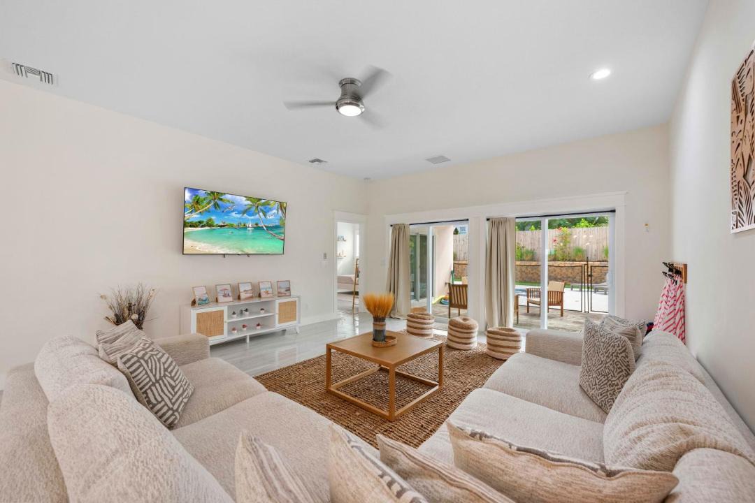 Photo of Livingroom in Jensen Beach