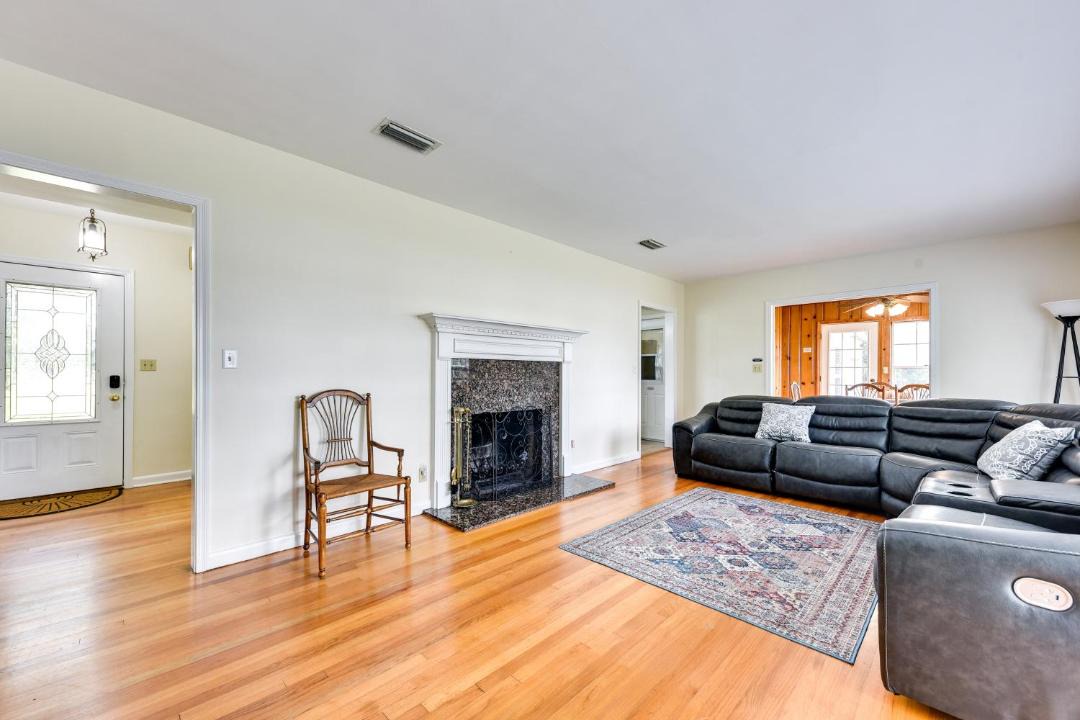 Photo of Livingroom in Hollyford