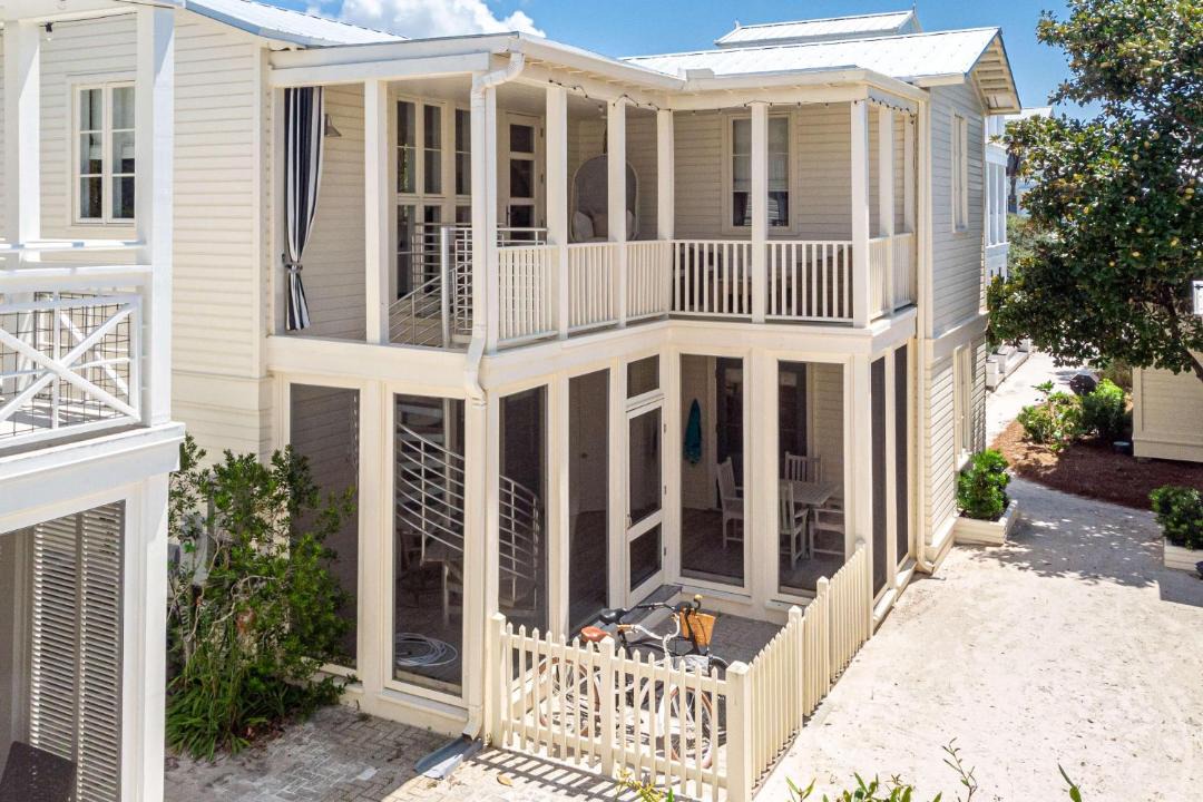 Photo of Patio Balcony in Seaside