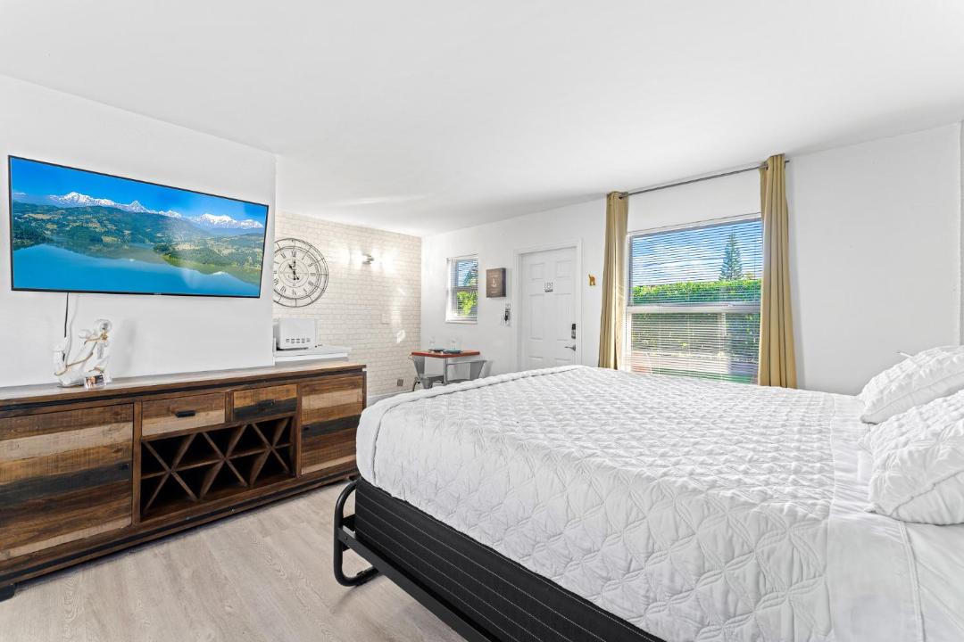 Photo of Bedroom in Lauderdale-by-the-Sea