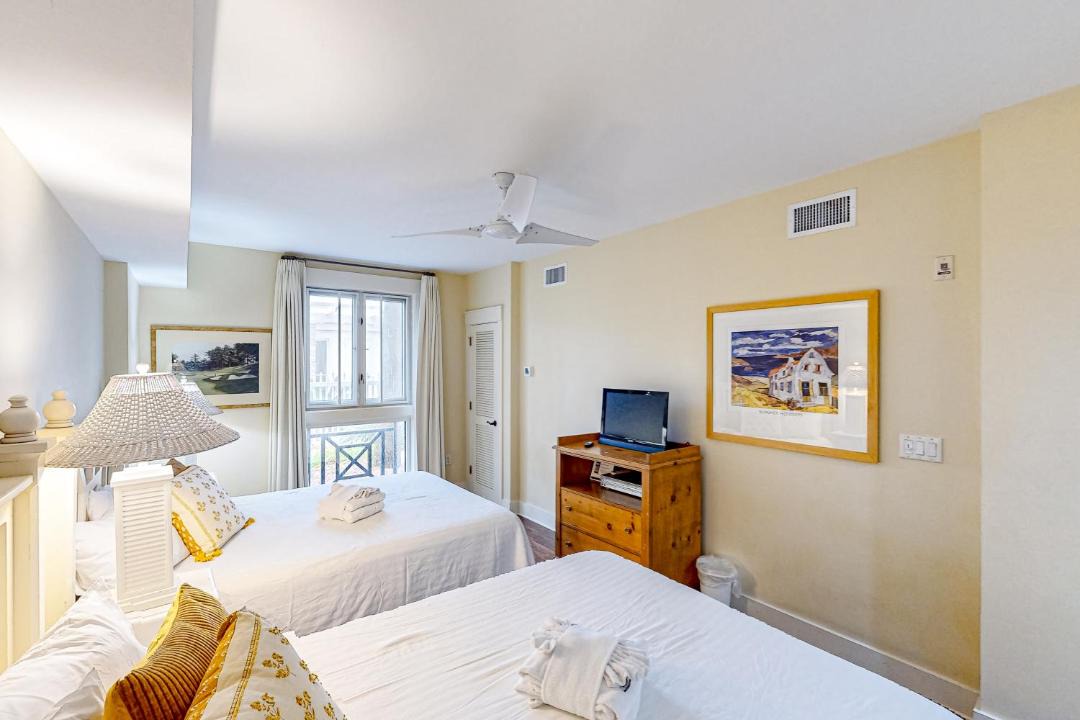 Photo of Bedroom in Baytowne Wharf