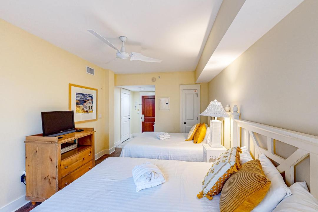 Photo of Bedroom in Baytowne Wharf