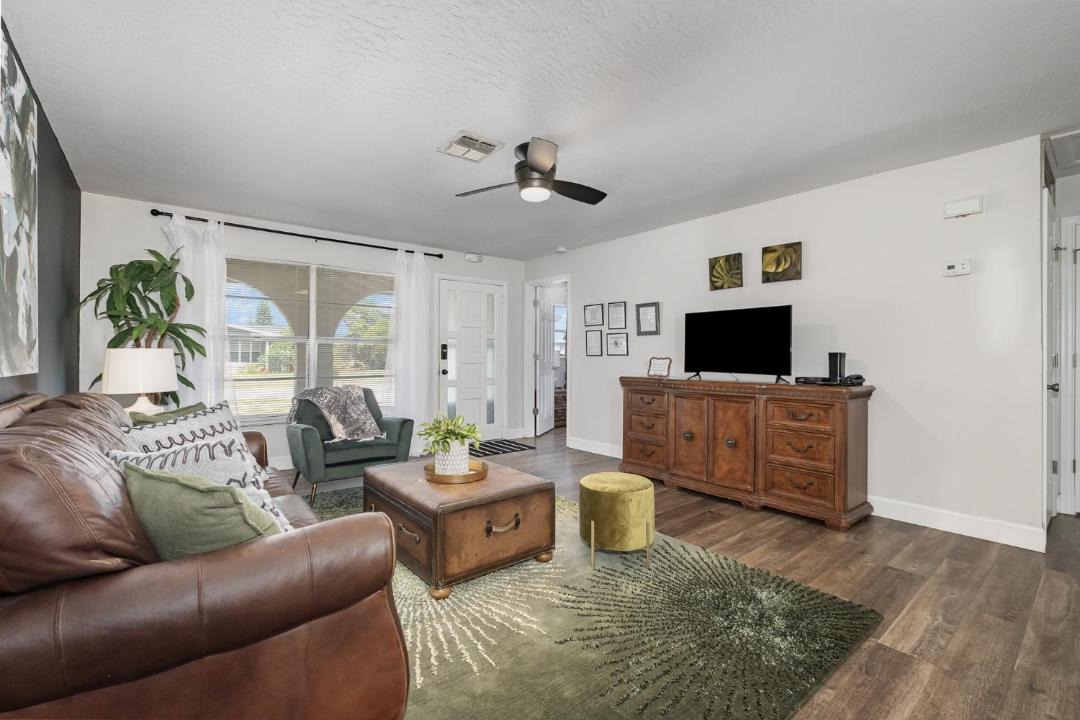 Photo of Livingroom in Indian Harbour Beach