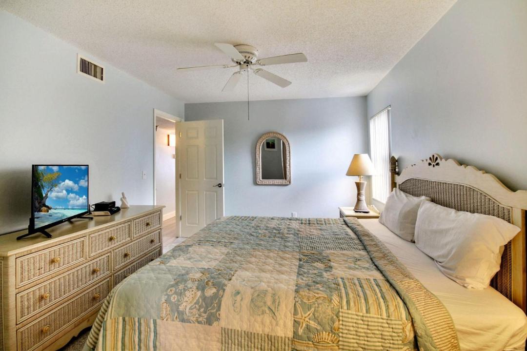Photo of Bedroom in North Redington Beach