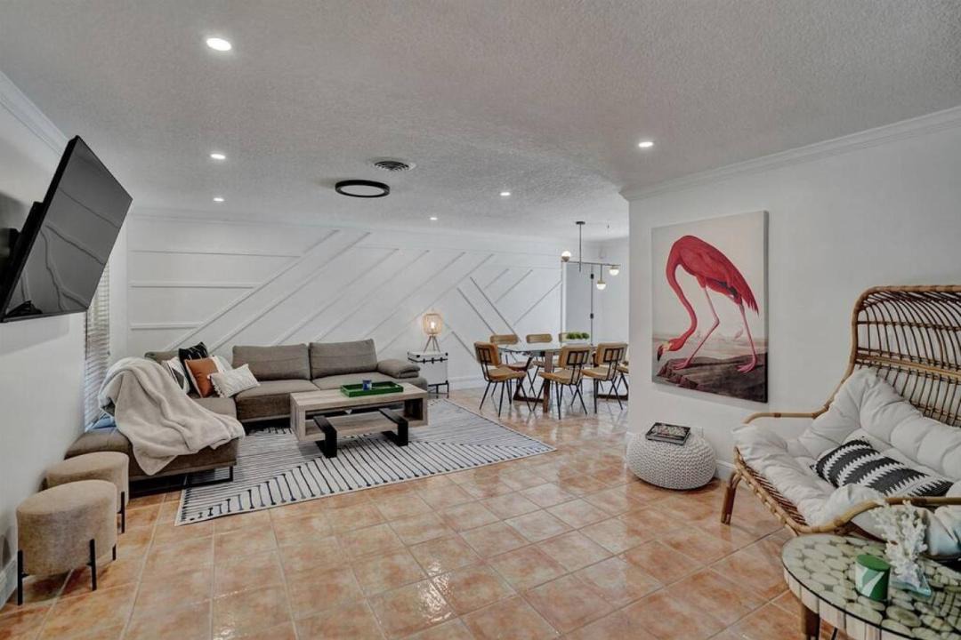 Photo of Livingroom in Imperial Point