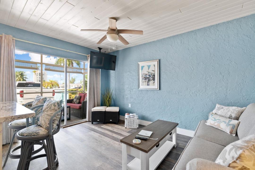 Photo of Livingroom in Marathon