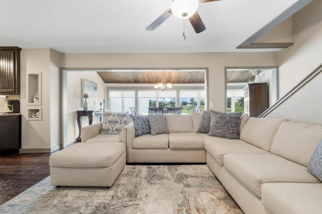 Photo of Livingroom in Upper Grand Lagoon