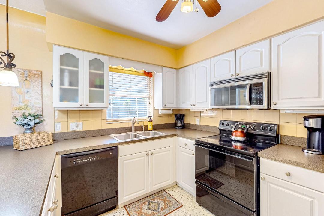 Photo of Kitchen in South Pinellas Community Council