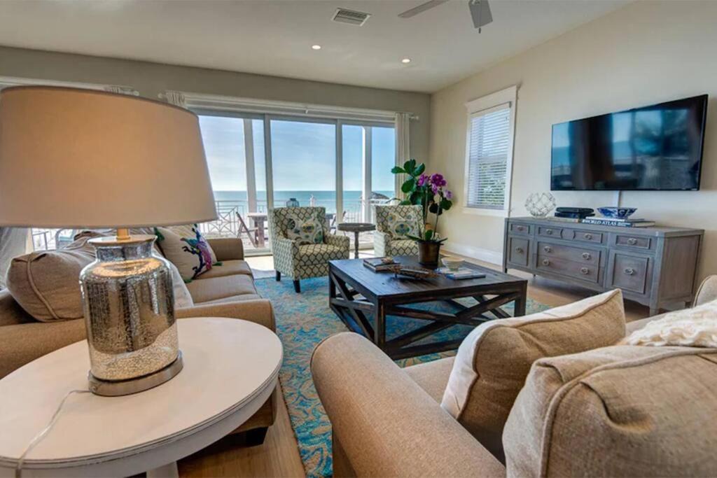 Photo of Livingroom in Bradenton Beach