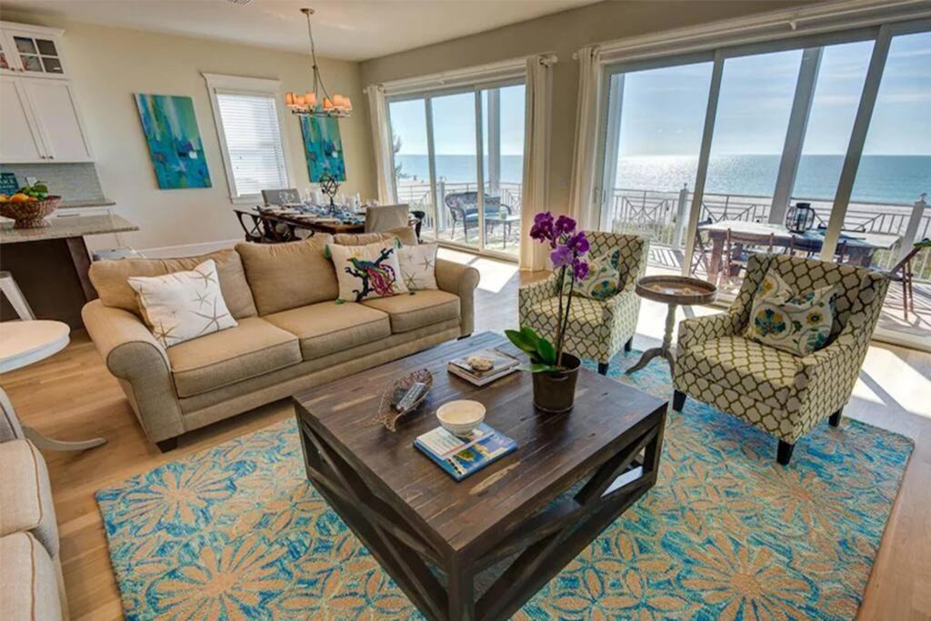 Photo of Livingroom in Bradenton Beach