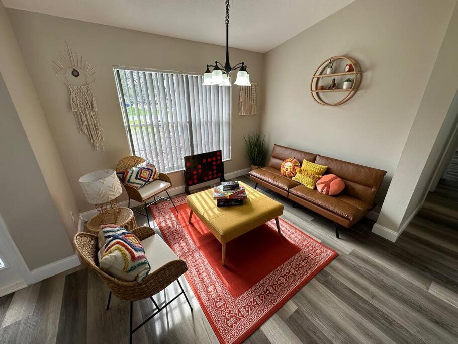Photo of Livingroom in Berkeley Manor