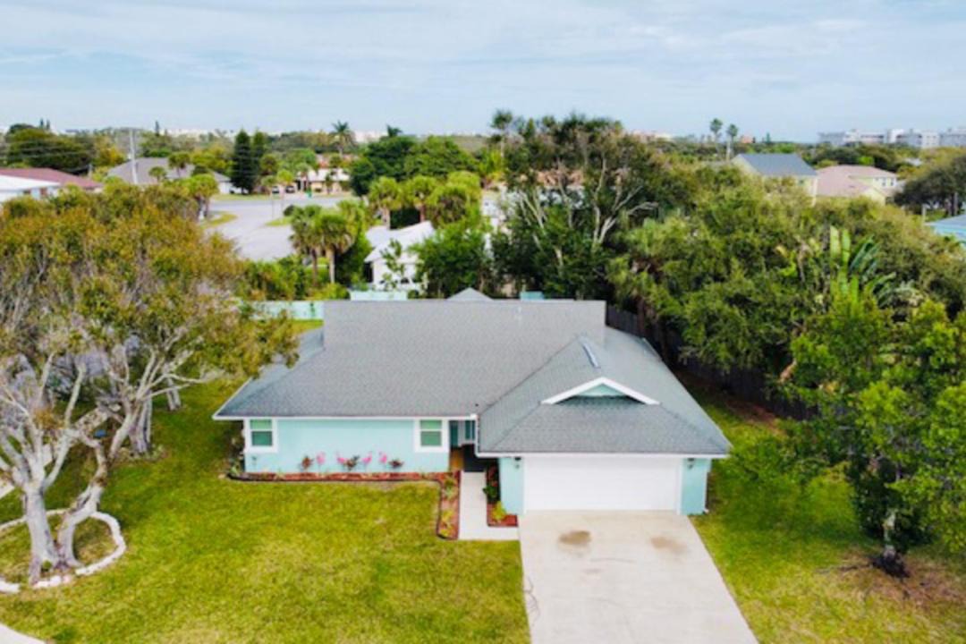 Photo of Buildings in Cape Caneveral Beach Gardens