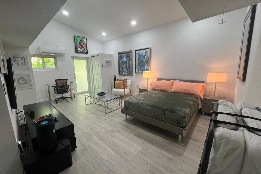 Photo of Bedroom in Golden Glades