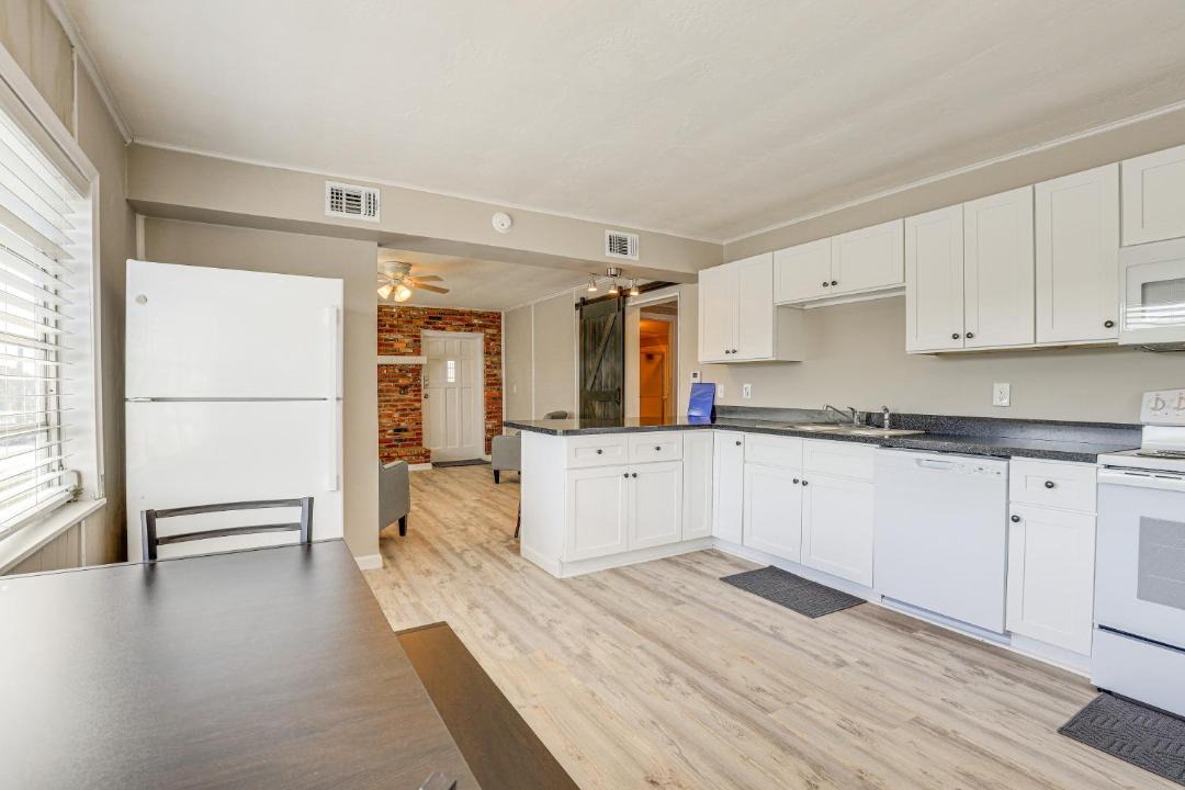 Photo of Kitchen in Okeechobee