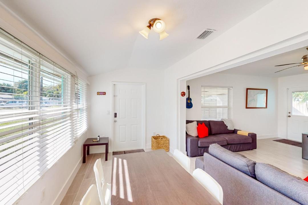 Photo of Livingroom in Edgewood