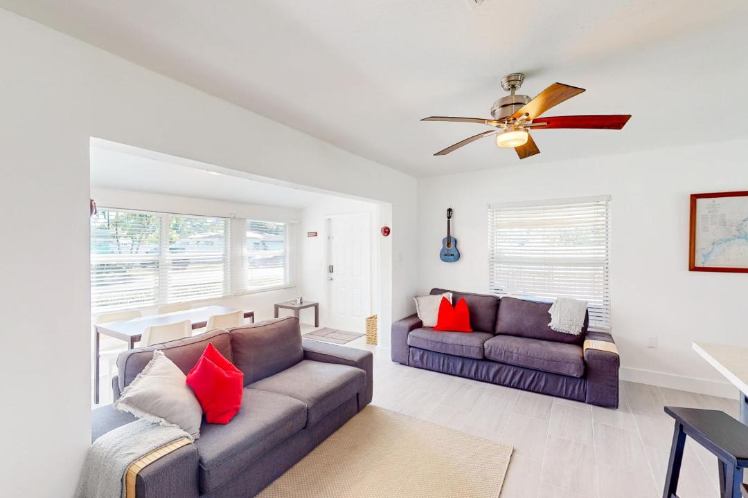 Photo of Livingroom in Edgewood