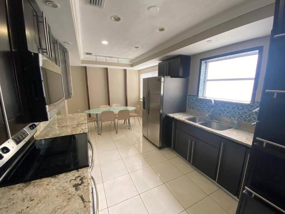 Photo of Kitchen in Royal Poinciana