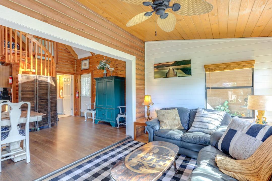 Photo of Livingroom in Okeechobee