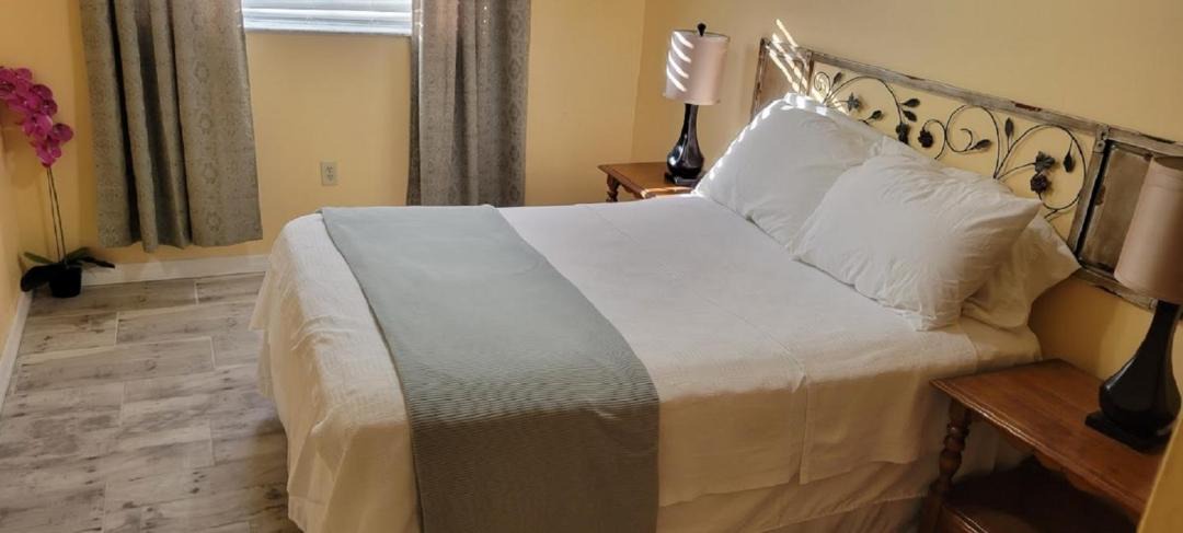 Photo of Bedroom in Tropic