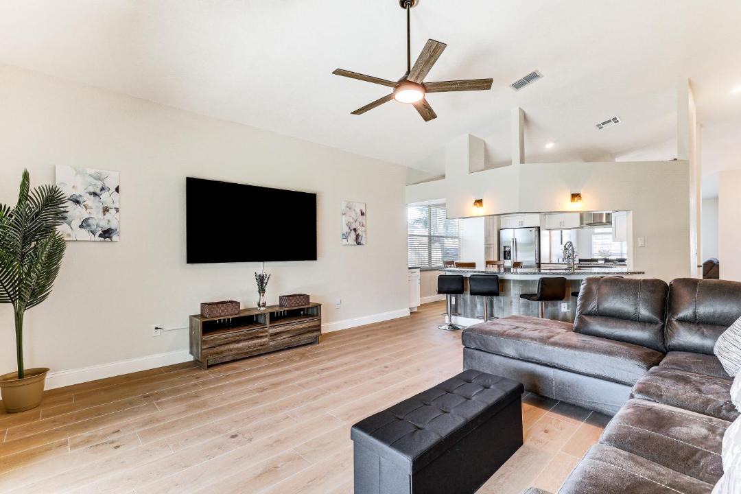 Photo of Livingroom in Valrico