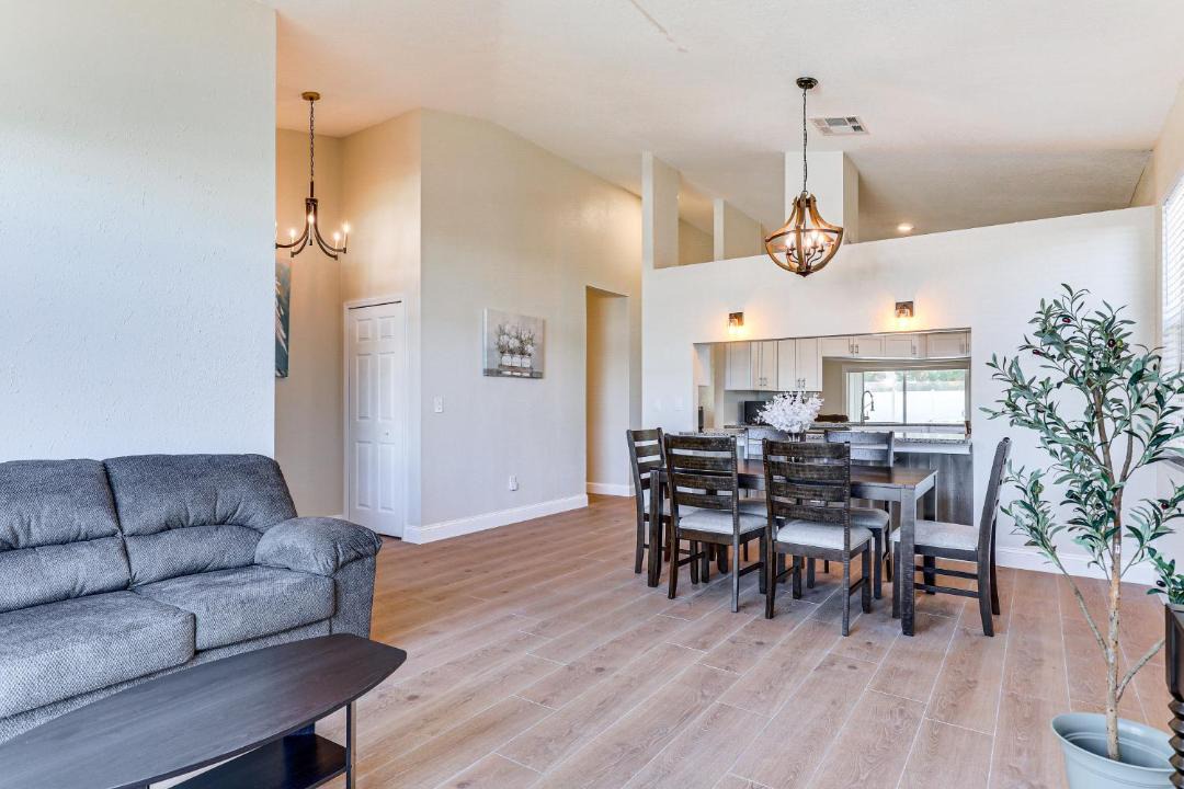 Photo of Livingroom in Valrico