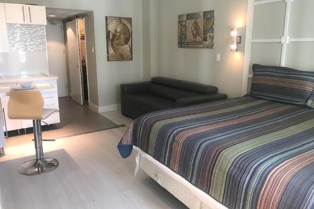 Photo of Bedroom in Mid Beach