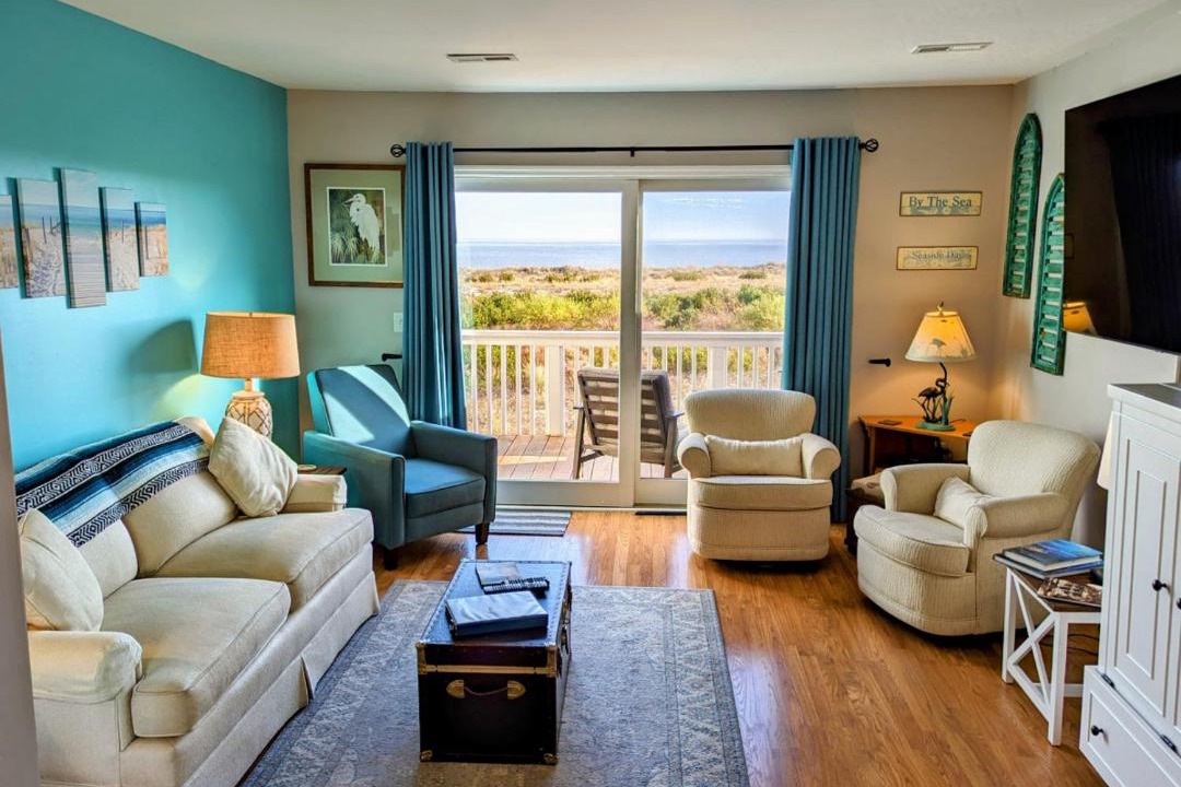Photo of Livingroom in Oceanmarsh Subdivision