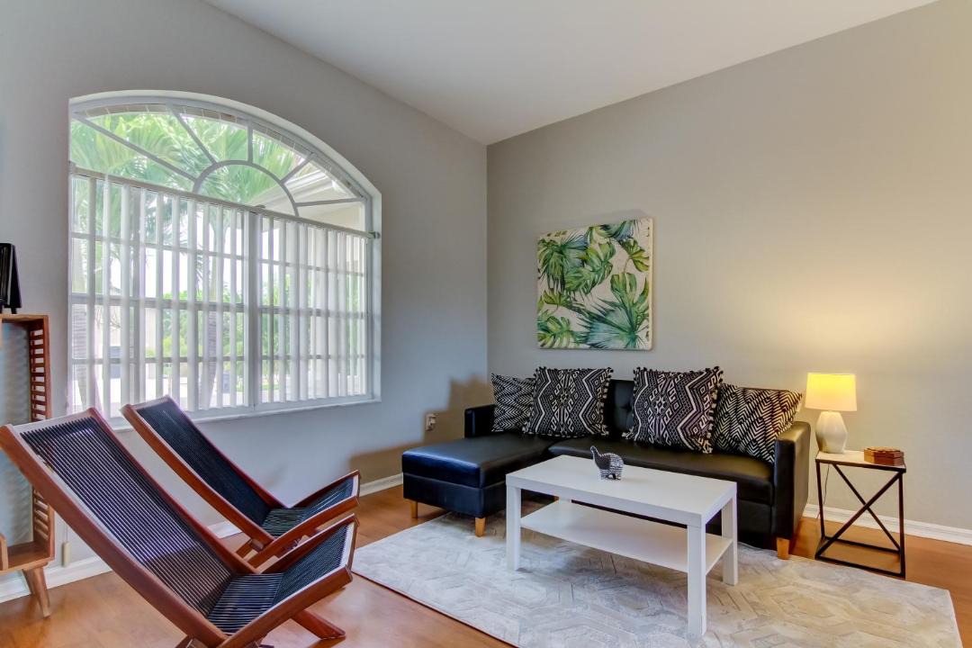 Photo of Livingroom in Apollo Beach