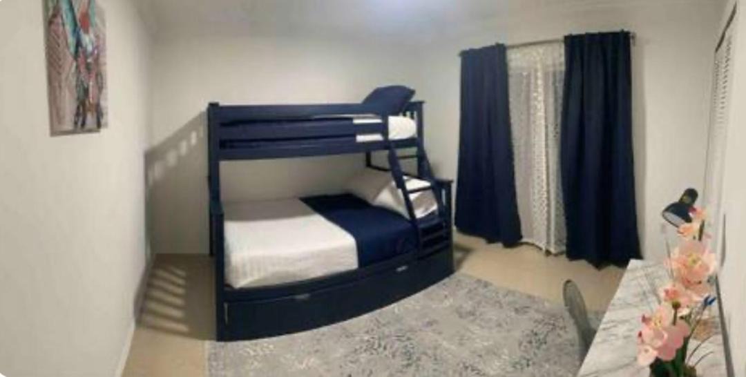 Photo of Bedroom in Miami Gardens