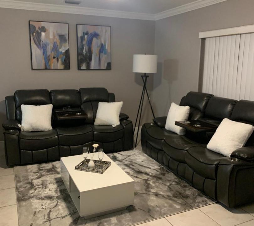 Photo of Livingroom in Miami Gardens