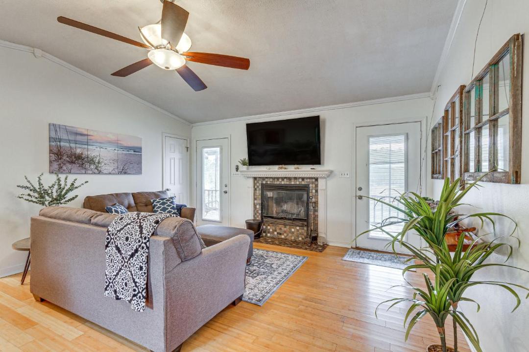 Photo of Livingroom in Florida Panhandle