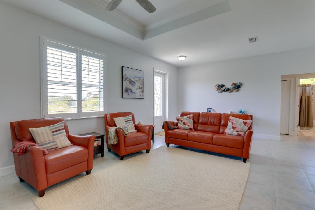 Photo of Livingroom in South Gulf Cove