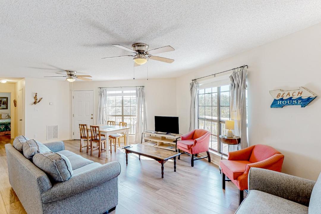 Photo of Livingroom in Surf Side Shores