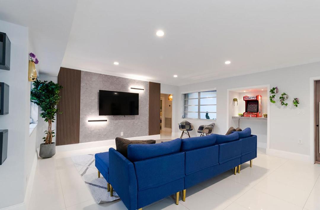 Photo of Livingroom in Golden Glades