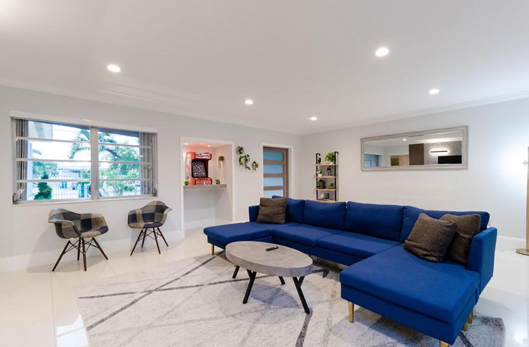 Photo of Livingroom in Golden Glades
