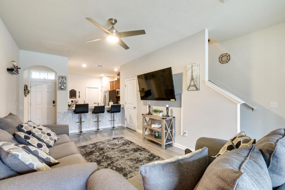 Photo of Livingroom in Seffner Community Alliance