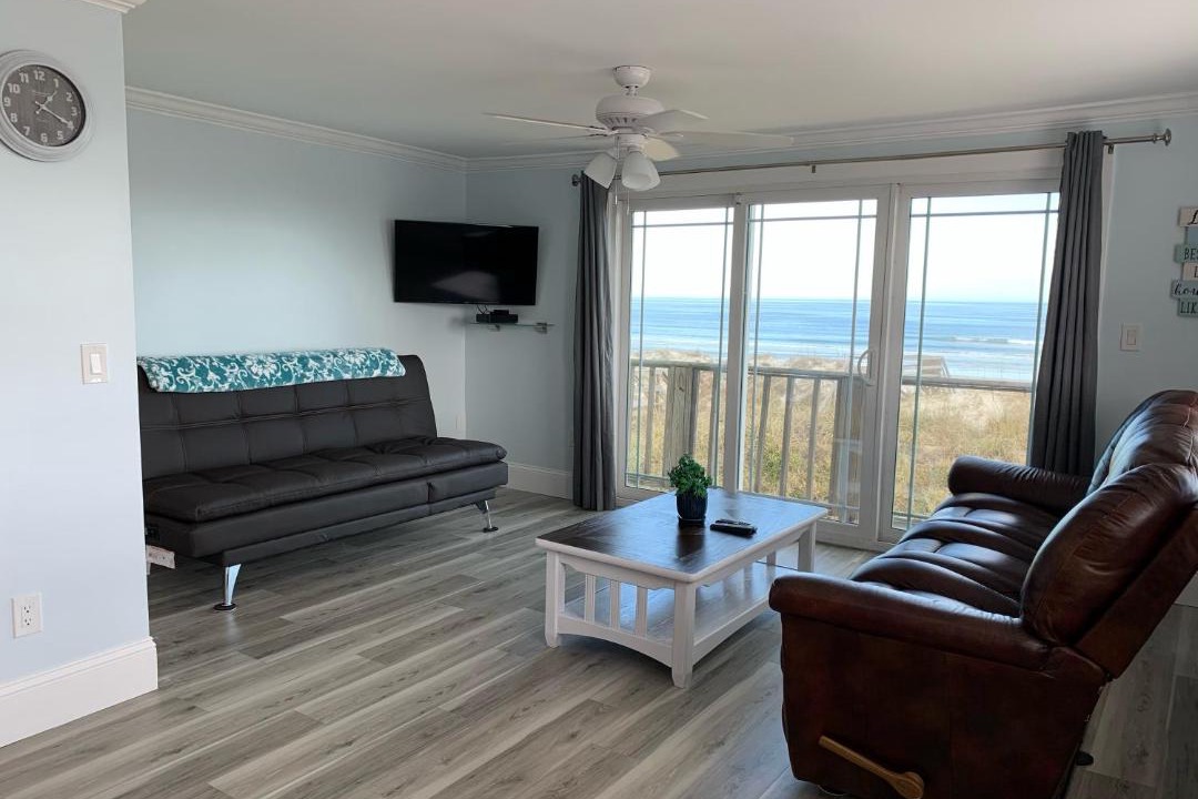 Photo of Livingroom in Crescent Beach