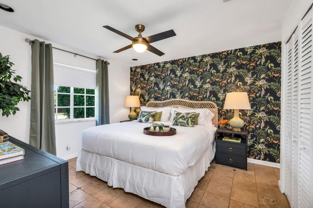Photo of Bedroom in Lake Clarke Shores