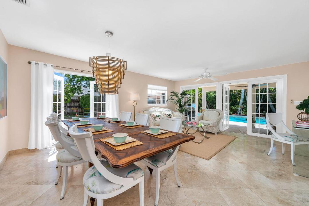 Photo of Livingroom in Lake Clarke Shores
